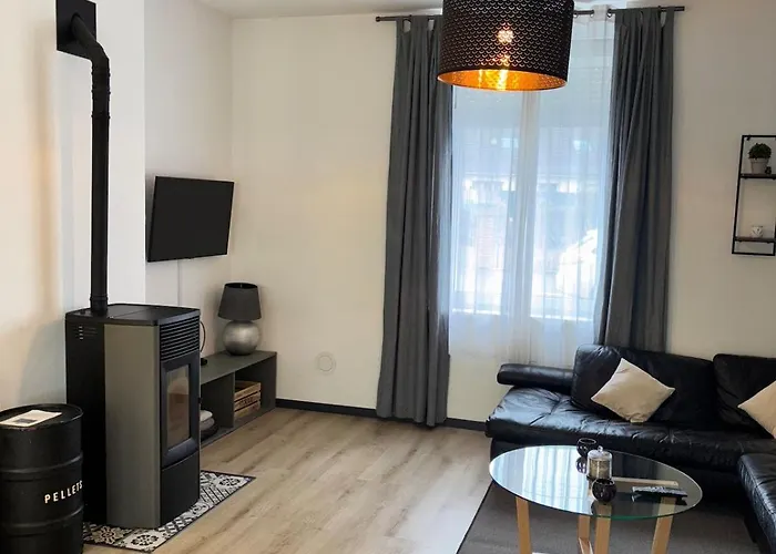 Jolie Maison Proche Centre Avec Jardin